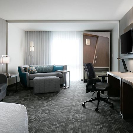 Courtyard By Marriott Omaha Bellevue At Beardmore Event Center Exterior photo