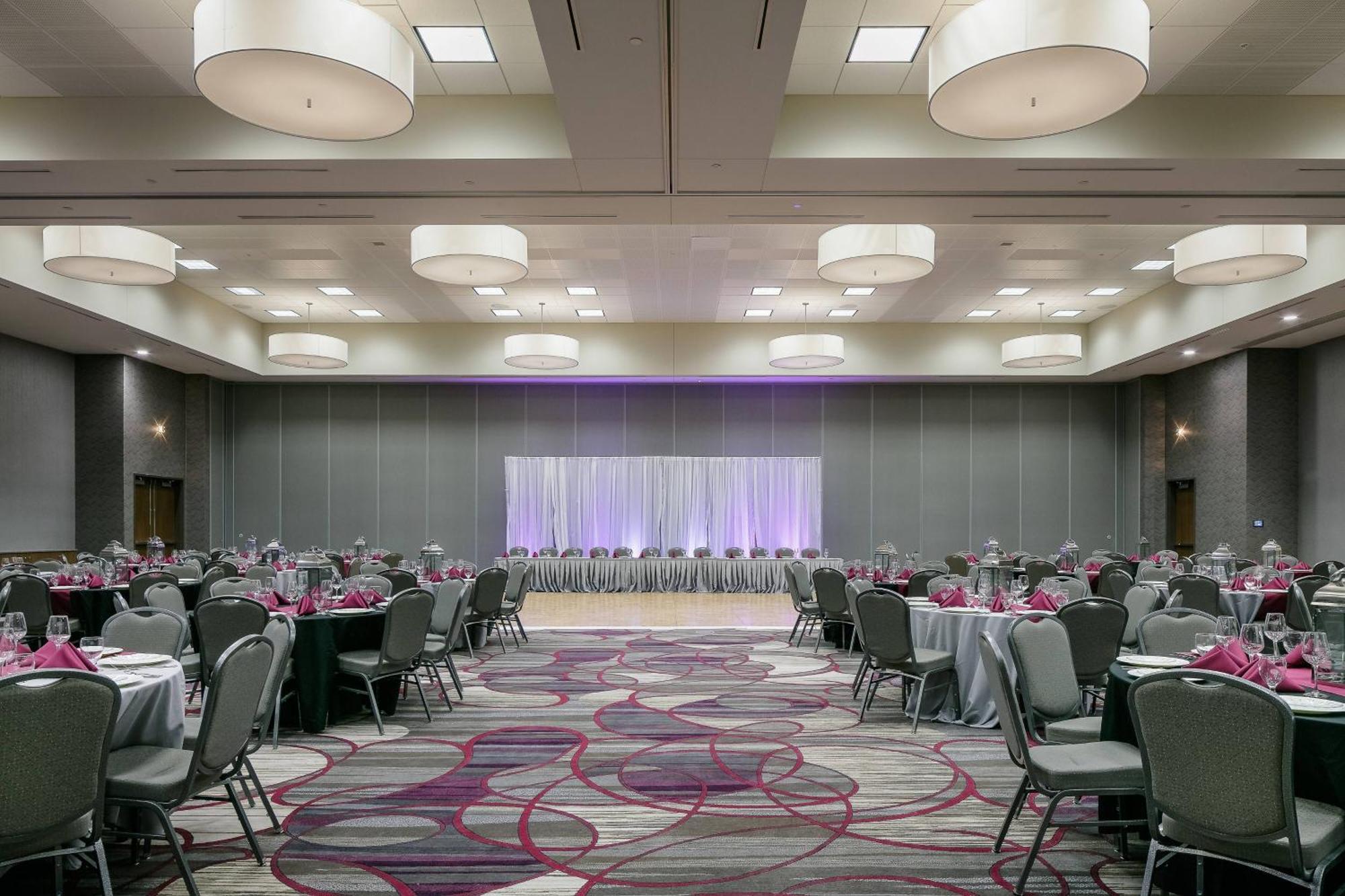 Courtyard By Marriott Omaha Bellevue At Beardmore Event Center Exterior photo