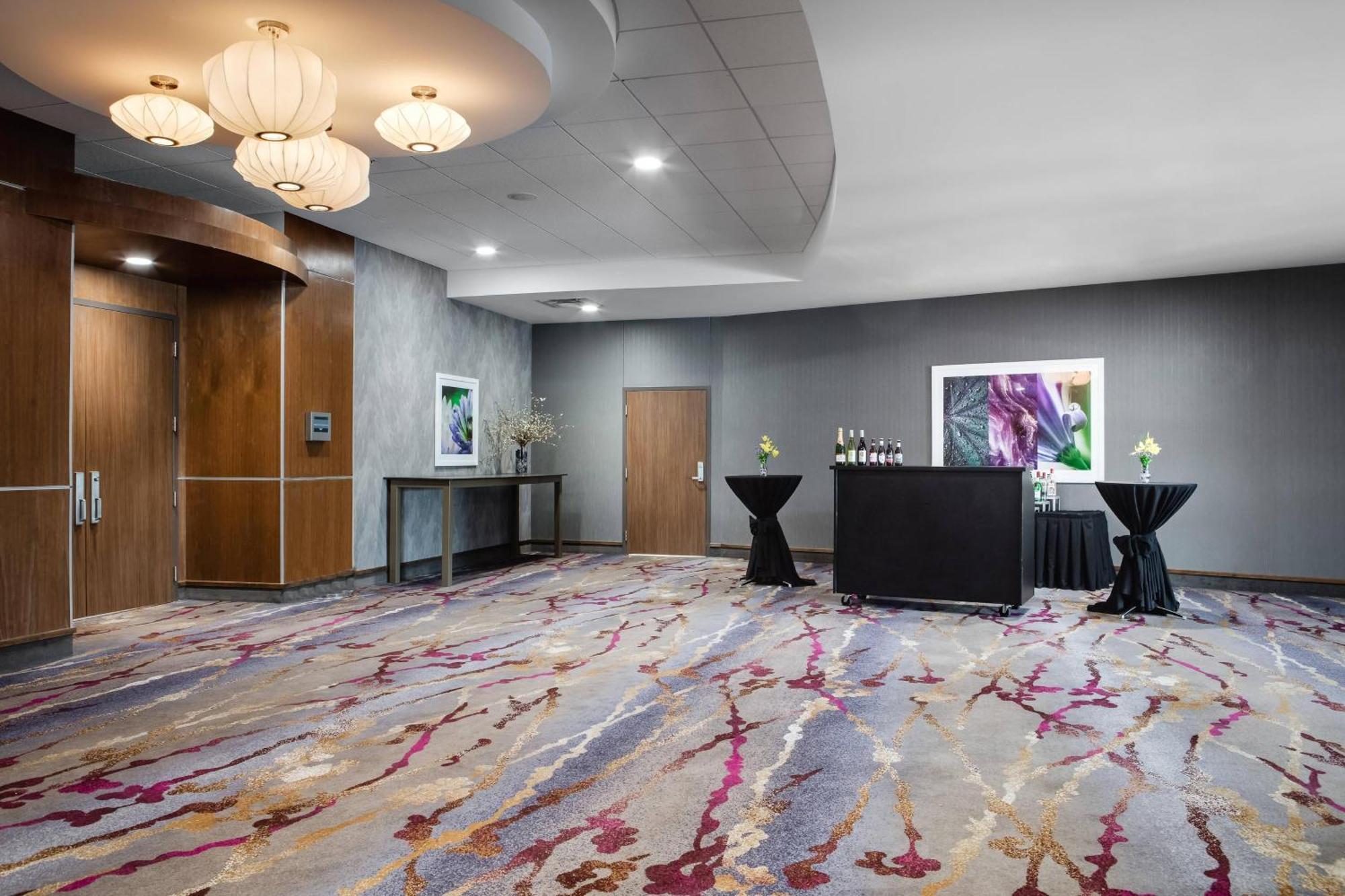 Courtyard By Marriott Omaha Bellevue At Beardmore Event Center Exterior photo