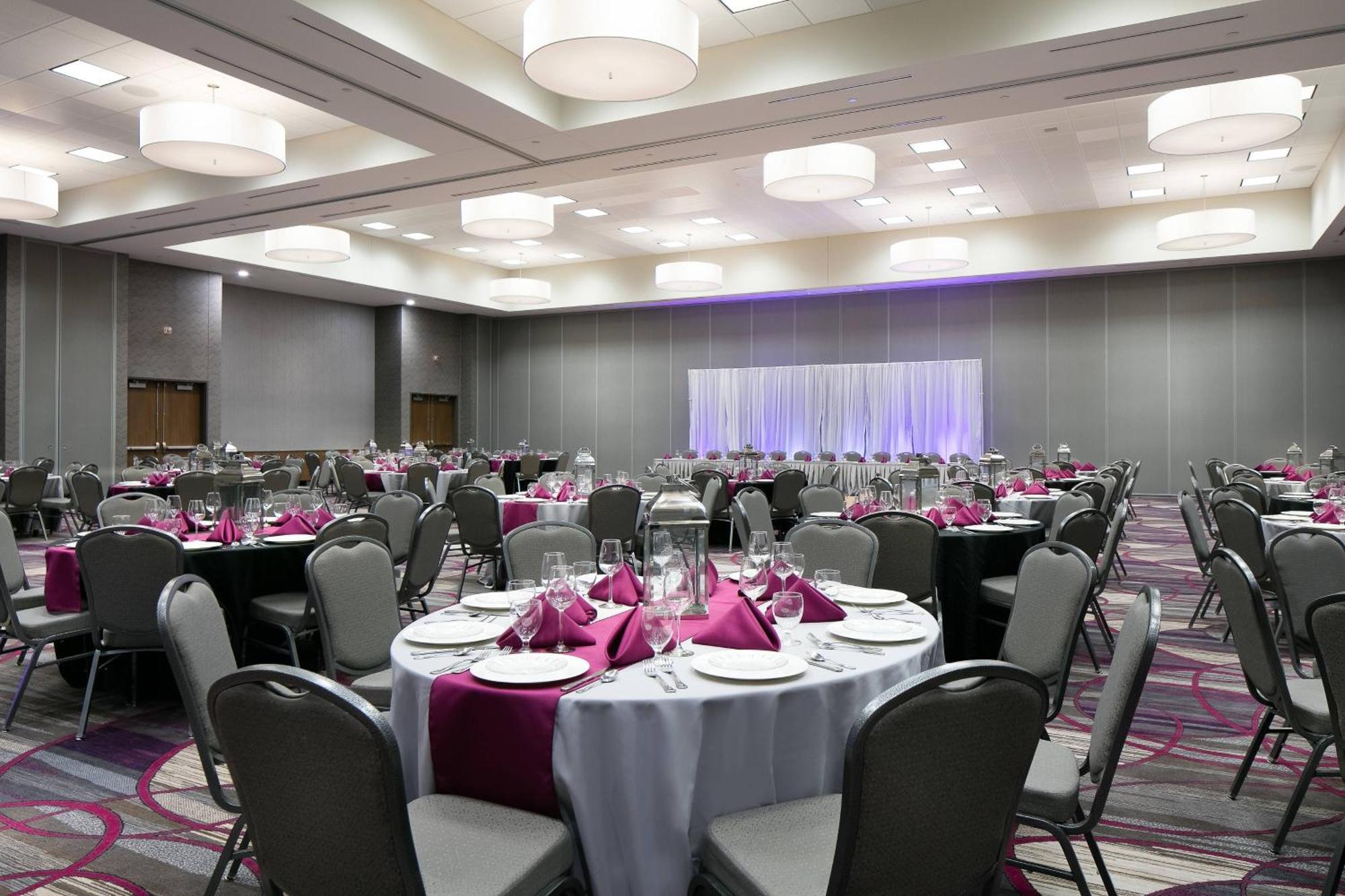 Courtyard By Marriott Omaha Bellevue At Beardmore Event Center Exterior photo