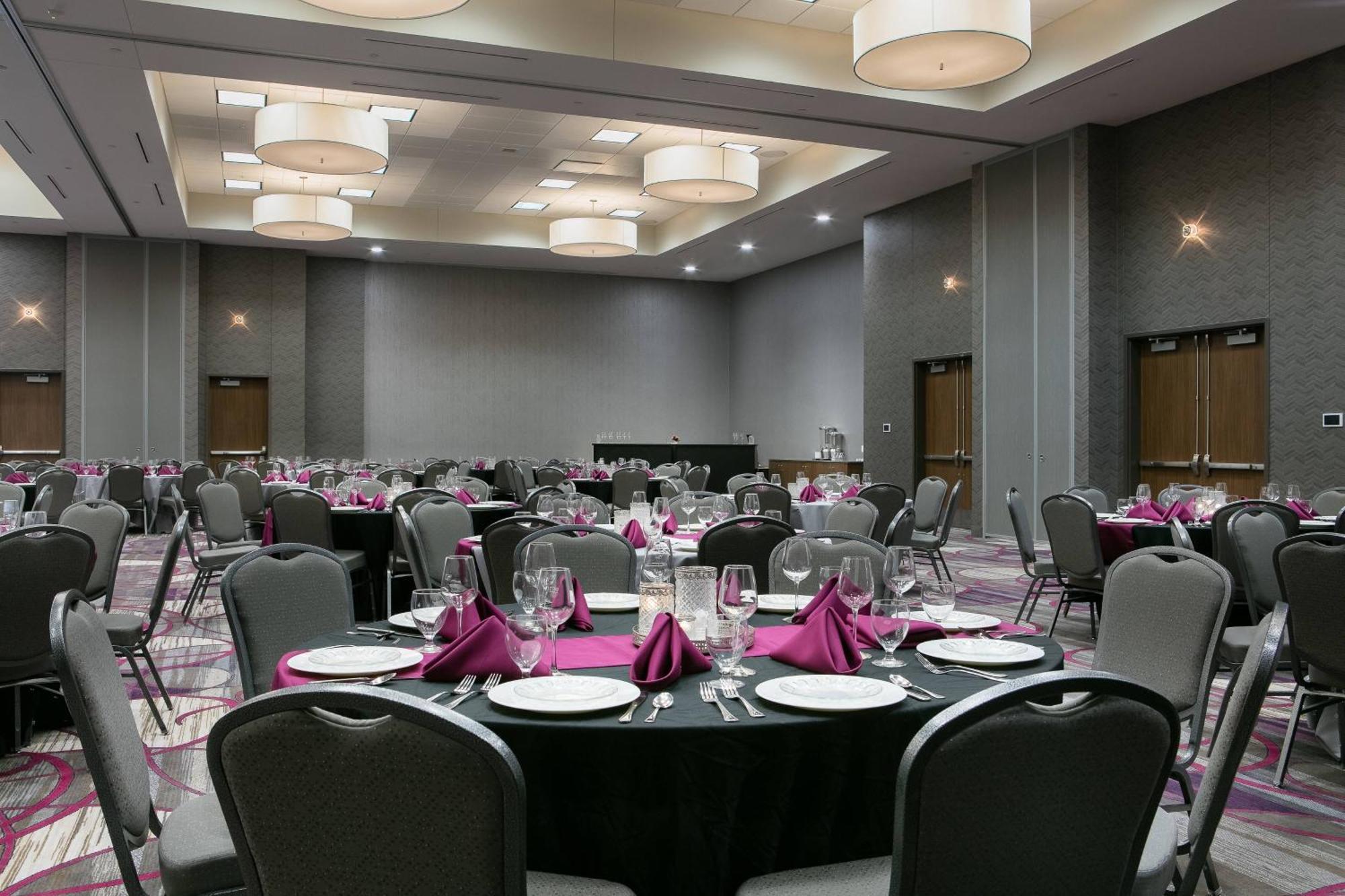 Courtyard By Marriott Omaha Bellevue At Beardmore Event Center Exterior photo