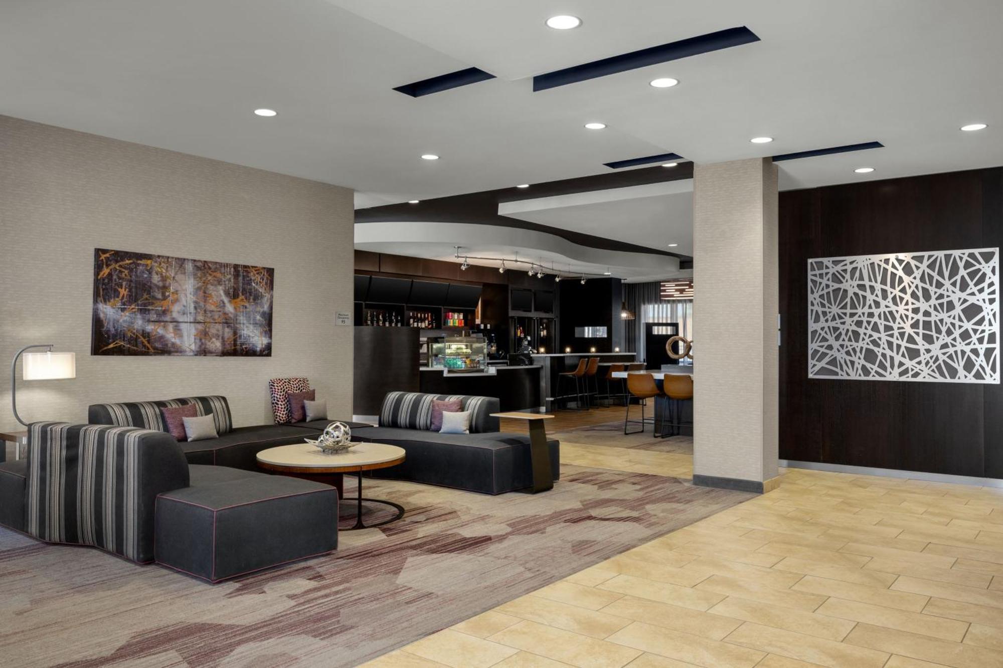 Courtyard By Marriott Omaha Bellevue At Beardmore Event Center Exterior photo