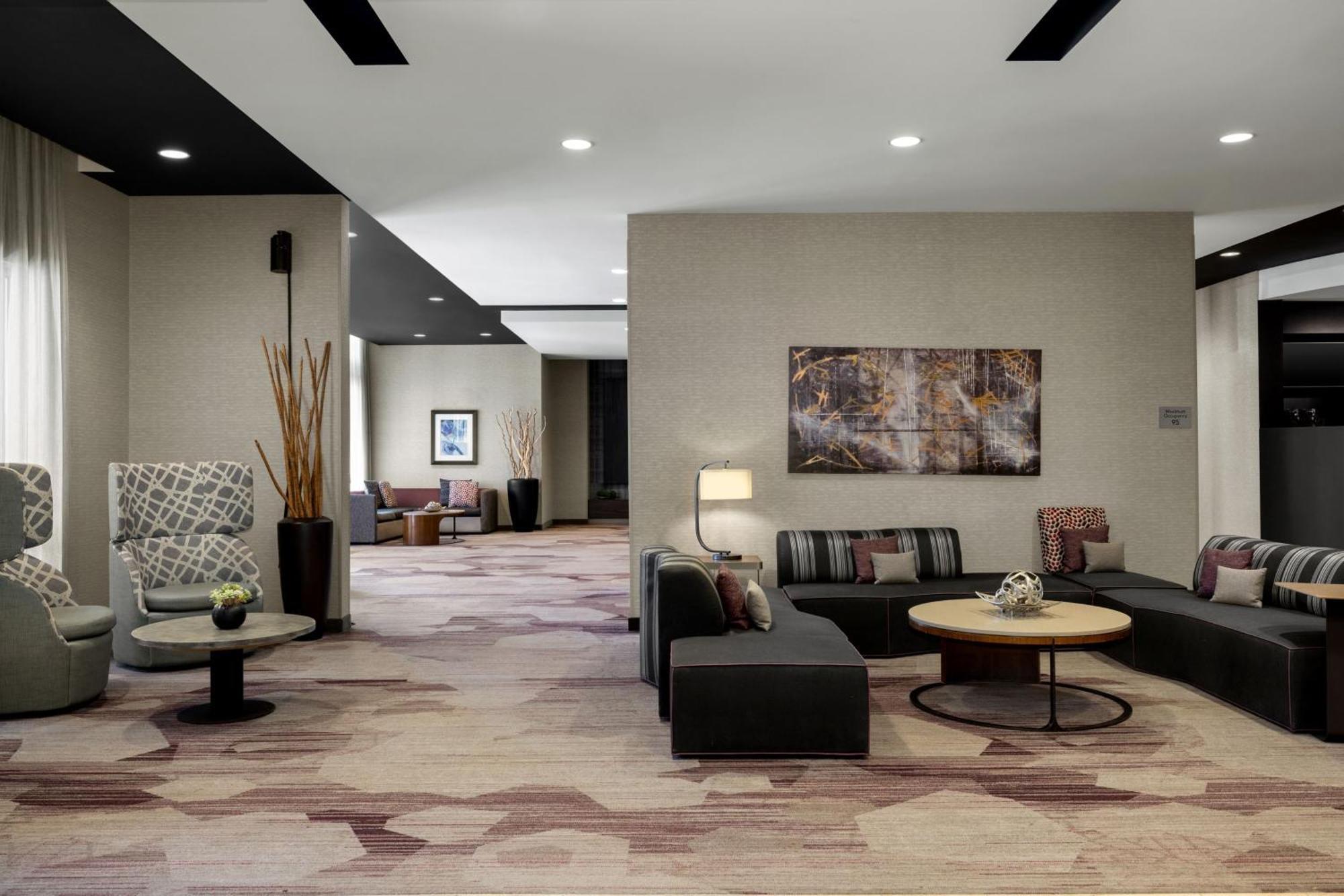Courtyard By Marriott Omaha Bellevue At Beardmore Event Center Exterior photo