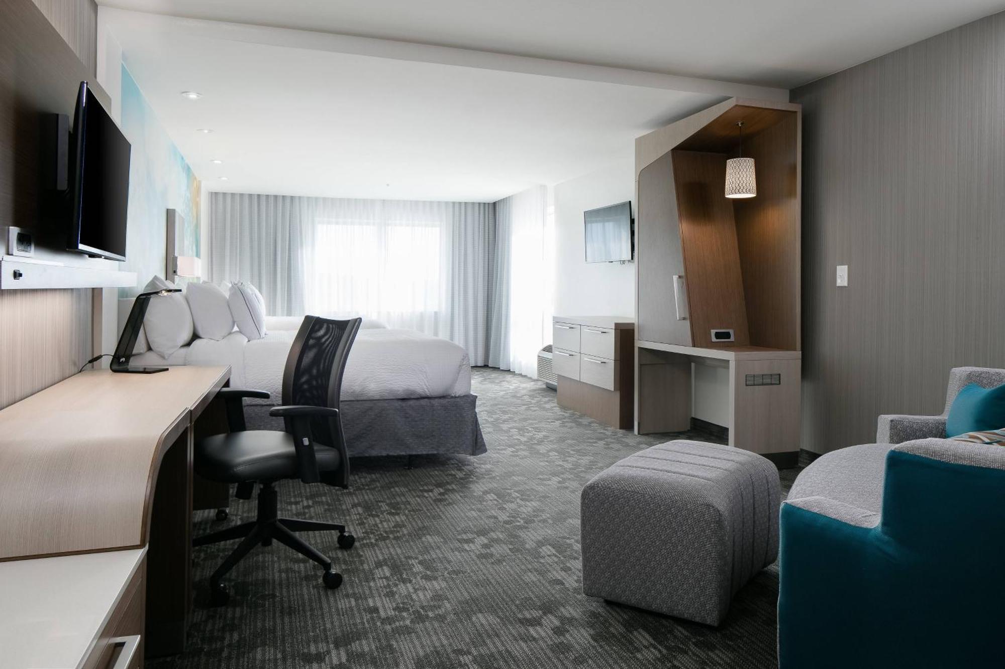 Courtyard By Marriott Omaha Bellevue At Beardmore Event Center Exterior photo