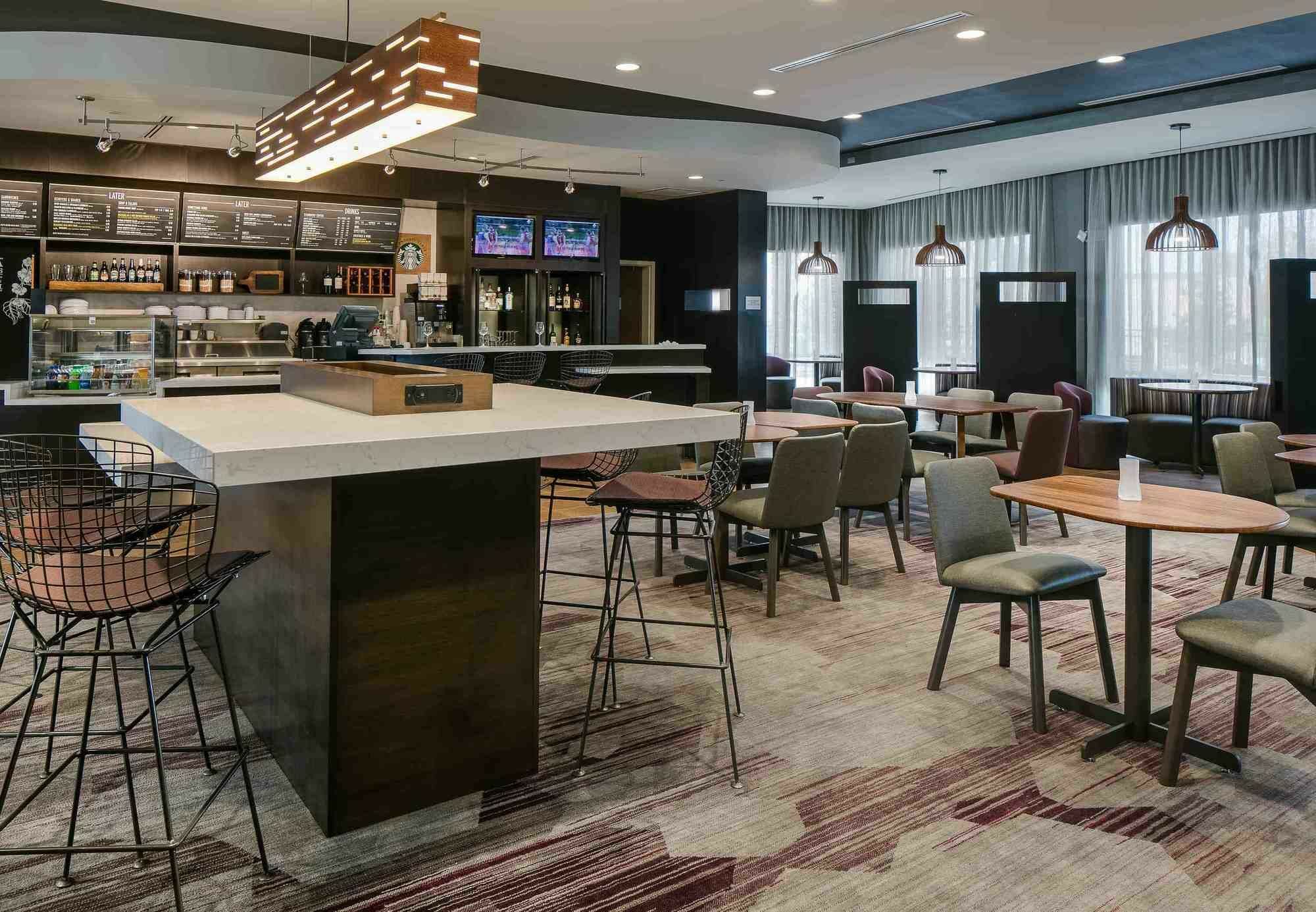 Courtyard By Marriott Omaha Bellevue At Beardmore Event Center Exterior photo