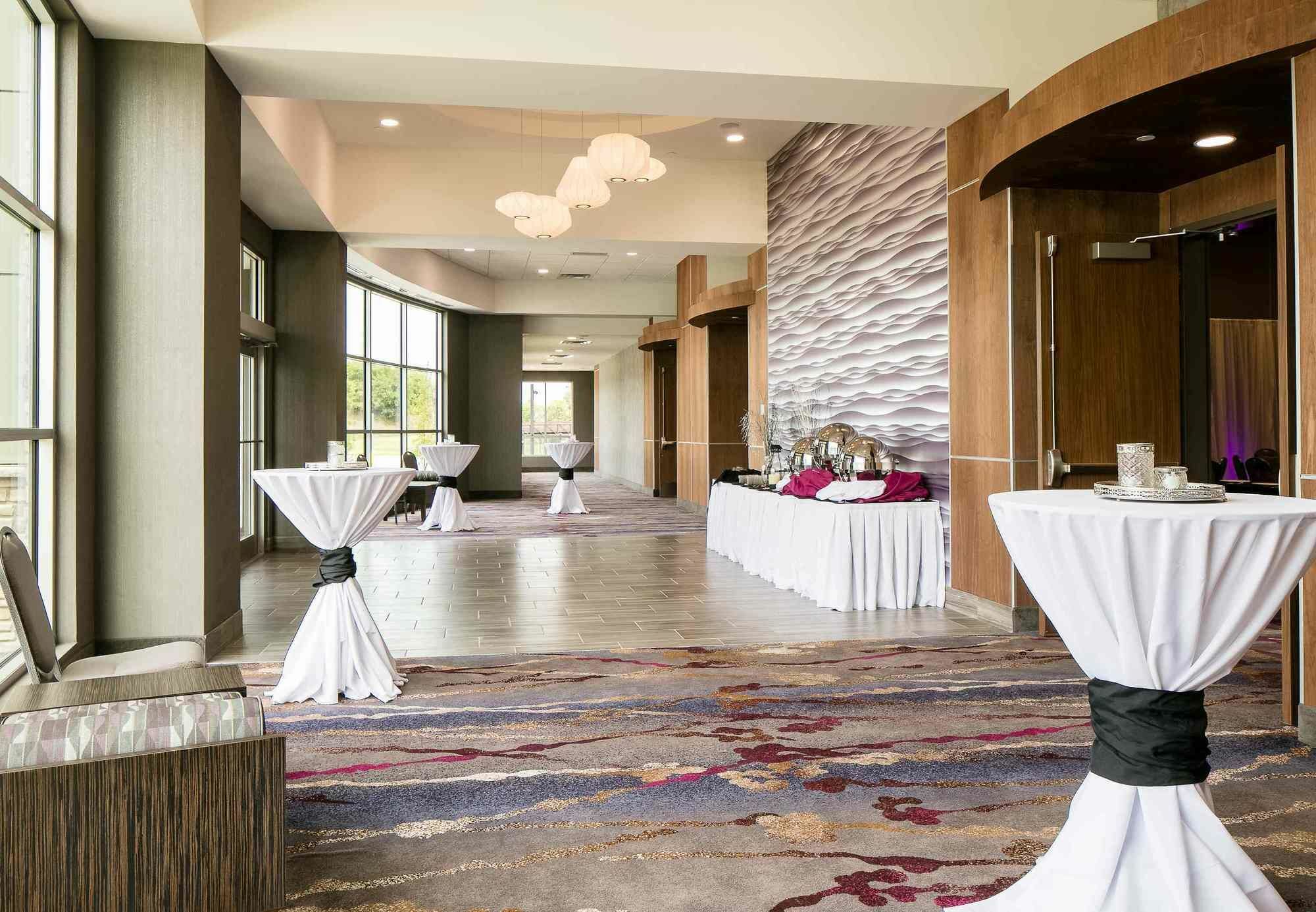 Courtyard By Marriott Omaha Bellevue At Beardmore Event Center Exterior photo
